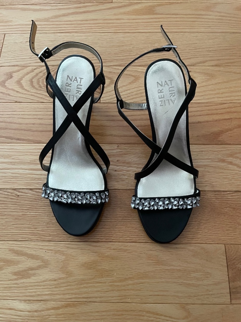 Naturalizer Sandals, Size 9, Criss Cross Straps that don’t emphasize ankles